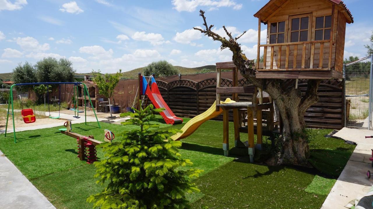 Cuchi Farm Villa Chinchon Bagian luar foto