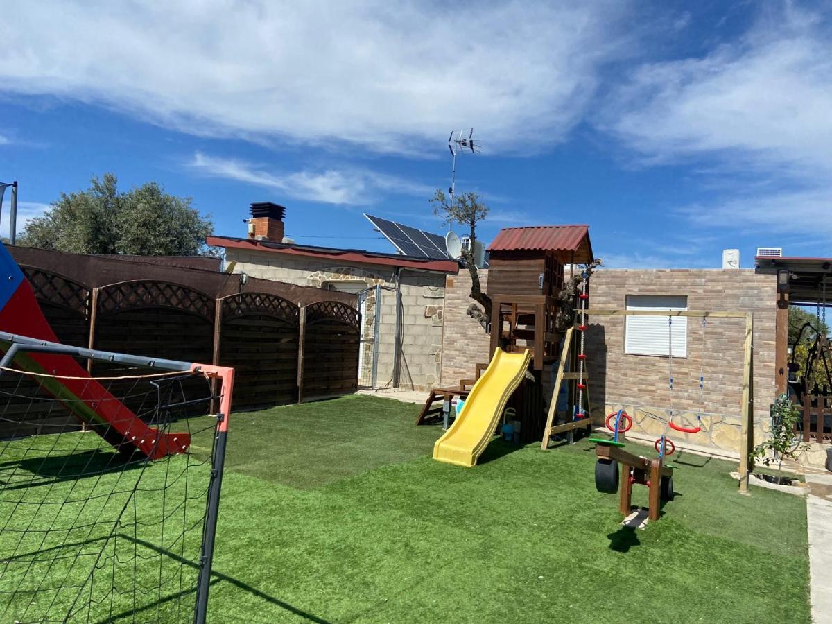 Cuchi Farm Villa Chinchon Bagian luar foto